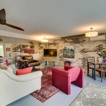 Renovated Studio On 5 Acres - Near Vineyards!